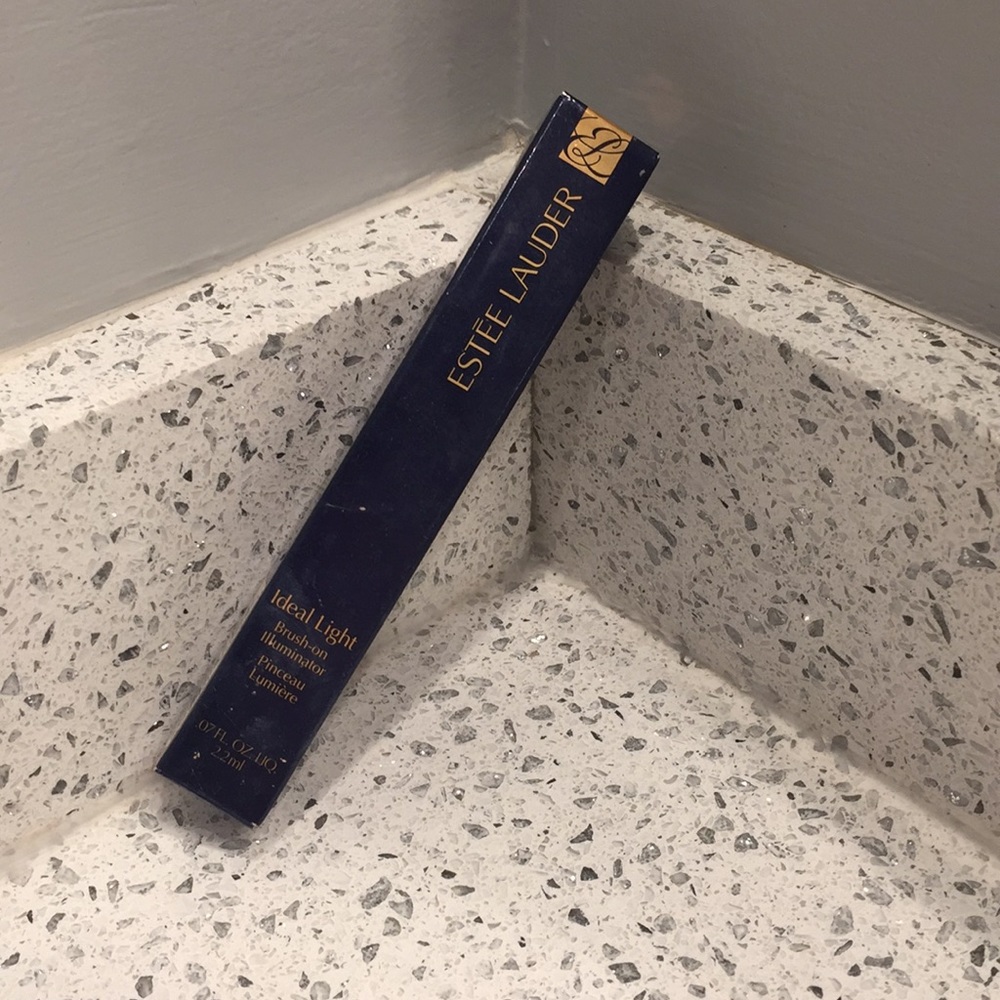 Estée Lauder concealer: Light